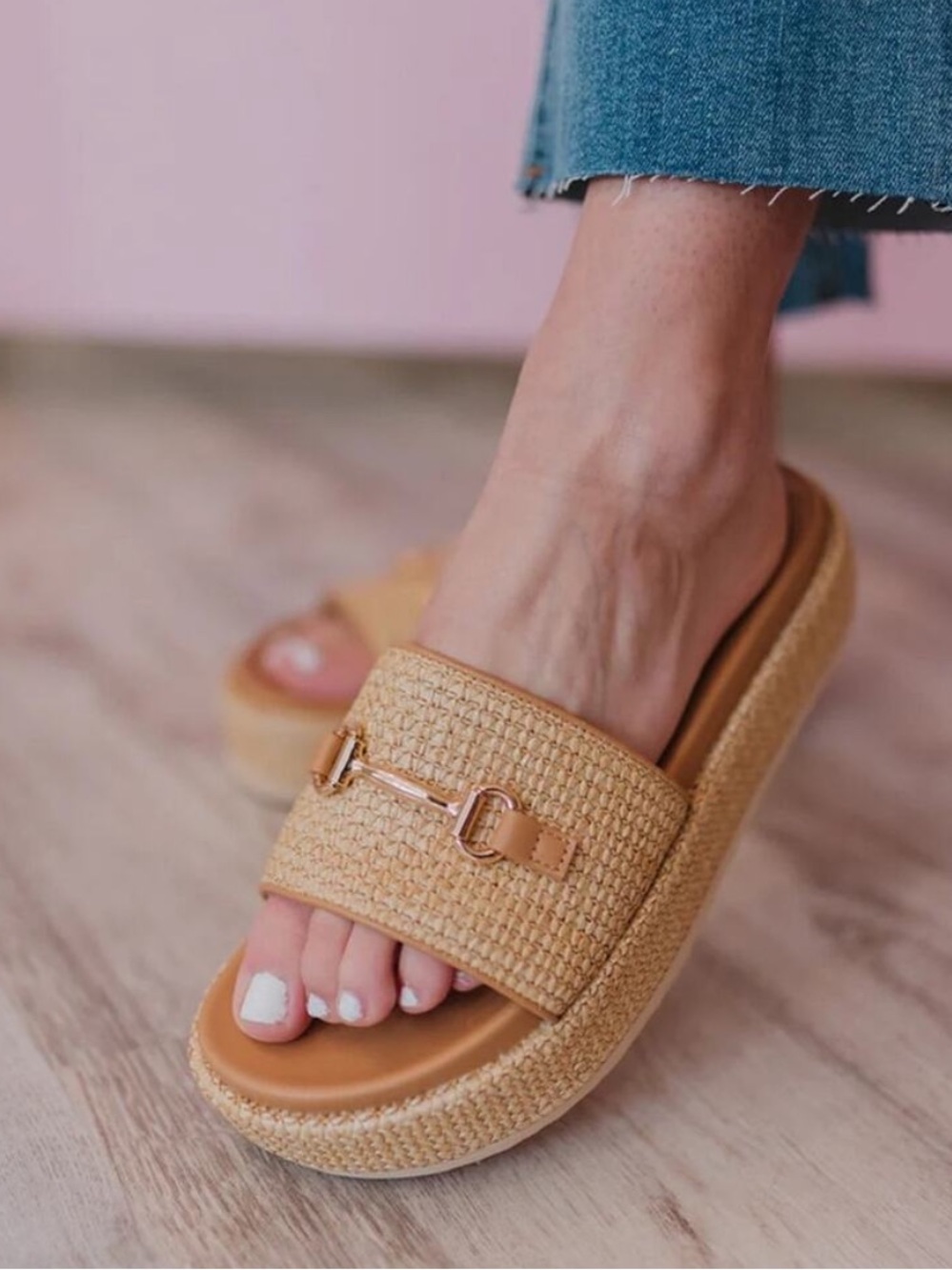 Steve Madden Rafia Platform
Sandals